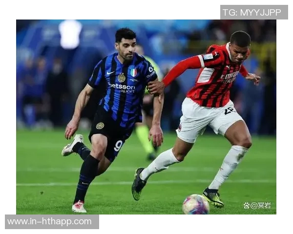 米兰同城德比胜利后球员们在餐厅欢庆继续热烈庆祝